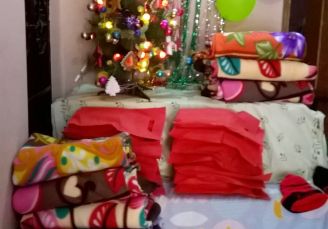 Children Receiving Gifts_3