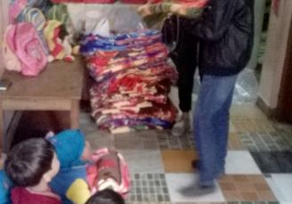 Children Receiving Gifts_4